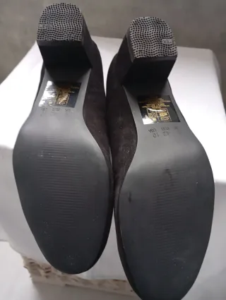 Zapatos de tacón negros para mujer