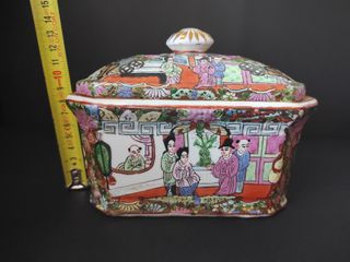 Caixa de Porcelana Figuras Orientais China