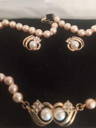 Conjunto collar y pendientes perlas