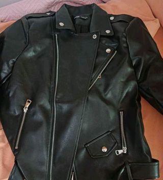Chaqueta de cuero estilo motero