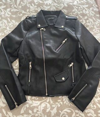 Chaqueta de cuero estilo motero
