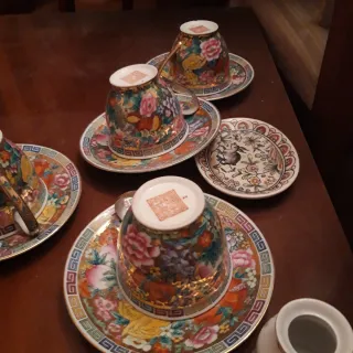 Set Tazzine Porcellana Oro Floreale