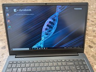 Portátil Toshiba i3 256GB 8GB RAM W11 SIN USO