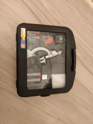 Microscopio con accesorios