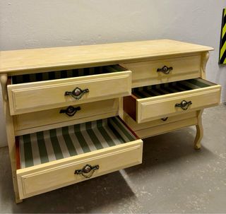 Cómoda vintage restaurada