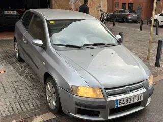 Fiat stilo motor 1.4 (95 CV) lleva 140 mil kms.,