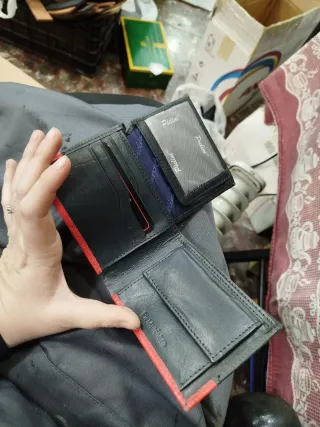 Cartera Pielini Negra y Roja