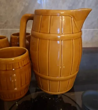 Set brocca e bicchieri da birra in ceramica vintage