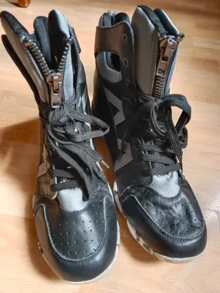 Botas Freddy Negras y Grises