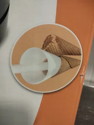 Máquina para hacer barquillos y conos