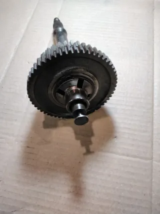 Eje rueda trasera Vespa 150 usado