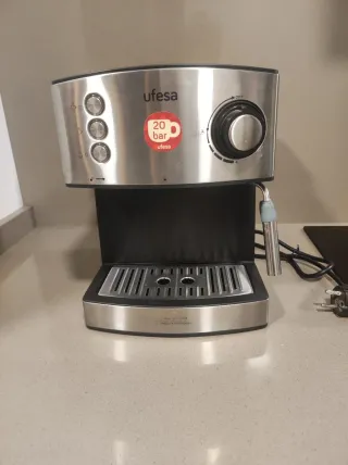 Cafetera Ufesa Nespresso Monomando