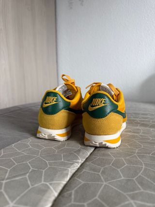 Nike Cortez Amarillas y Verdes