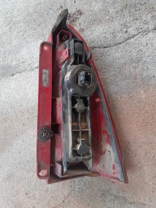 Piloto trasero izq. ford focus familiar