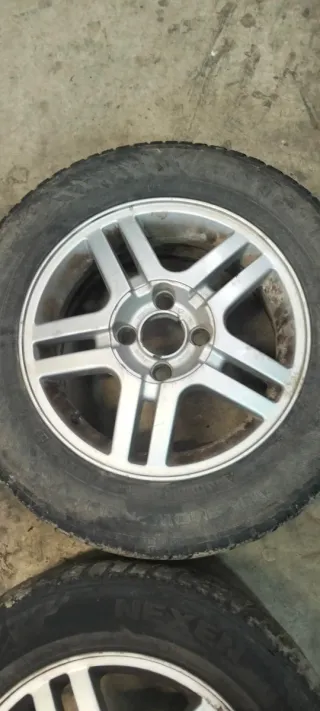 Llantas con Neumáticos invierno Ford