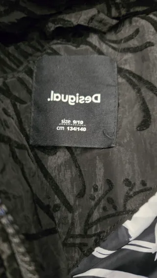 Chaqueta niña acolchada con capucha