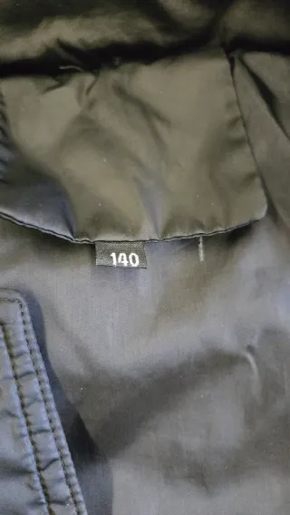 Chaqueta niña acolchada con capucha