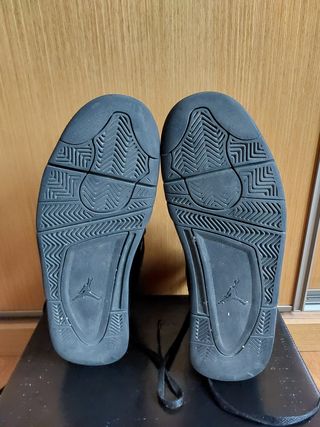 Sneakers Jordan 4 Black Cat Taglia 44