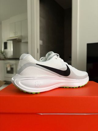 Nike Revolution 8 Verde Blanco