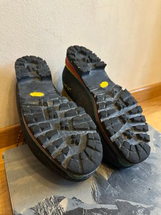 Botas La Sportiva Nepal Extreme Talla 43 + crampón