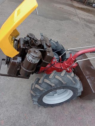 Motocultor / maquinillo /chimpin con fresa