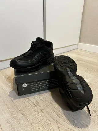 Nike Air Max 95 Negras Talla 43