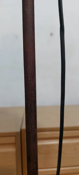 Lámpara de pie de hierro azul