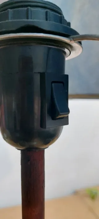 Lámpara de pie de hierro azul