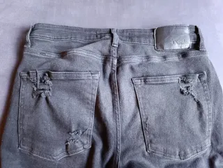 Pantalones Bershka negros rotos Talla M