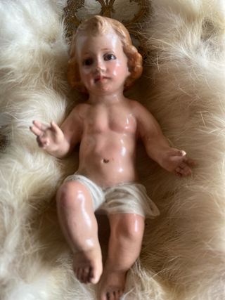Antiguo Niño Jesús con corona