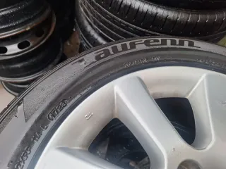 Toyota Corolla moderno - Rueda de repuesto