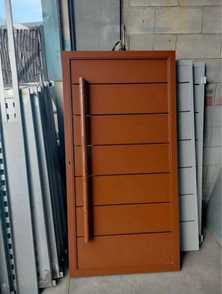 Puerta exterior peatonal