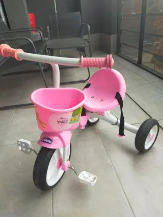 Triciclo Chicco para niña rosa