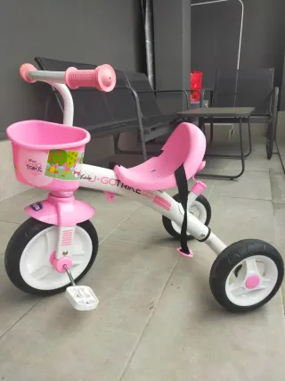 Triciclo Chicco para niña rosa