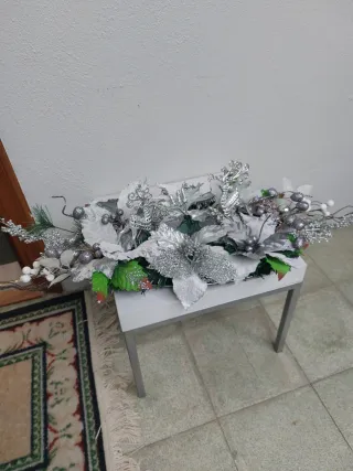 Centro de mesa navideño plateado