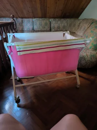 Minicuna de bebé plegable con ruedas
