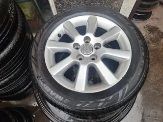 Toyota Corolla moderno - Rueda de repuesto