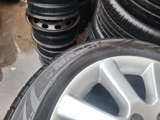 Toyota Corolla moderno - Rueda de repuesto