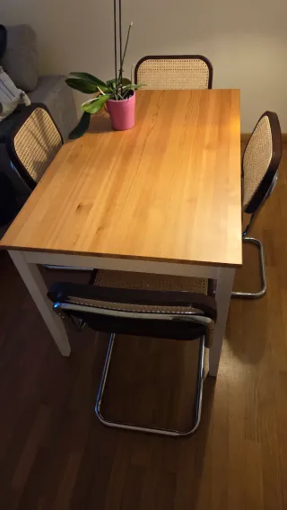 Mesa comedor madera y blanca IKEA