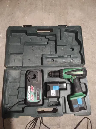 Taladro Hitachi 18V con Cargador y Batería