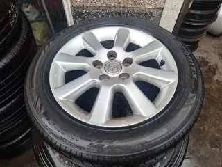 Toyota Corolla moderno - Rueda de repuesto