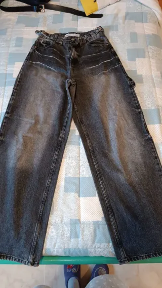 Pantalón negro Bershka