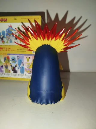 Pokémon Scale World 1/20 Ethan Typhlosion