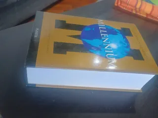 Millenium una historia de nuestros ultimos mil ...