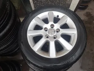 Toyota Corolla moderno - Rueda de repuesto