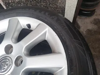 Toyota Corolla moderno - Rueda de repuesto