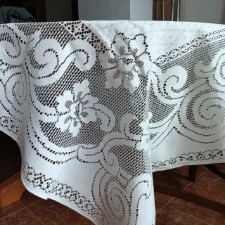 Mantel de hilo blanco para 12 servicios 150x230 cm