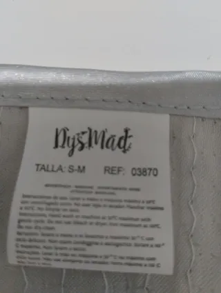 Chaleco y corbata lentejuelas plateadas