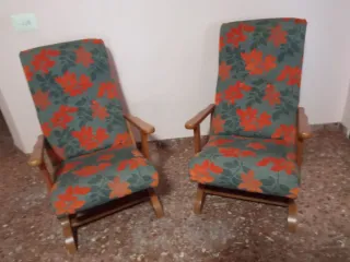 2 Butacas de tela y madera
