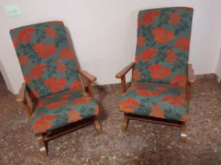 2 Butacas de tela y madera